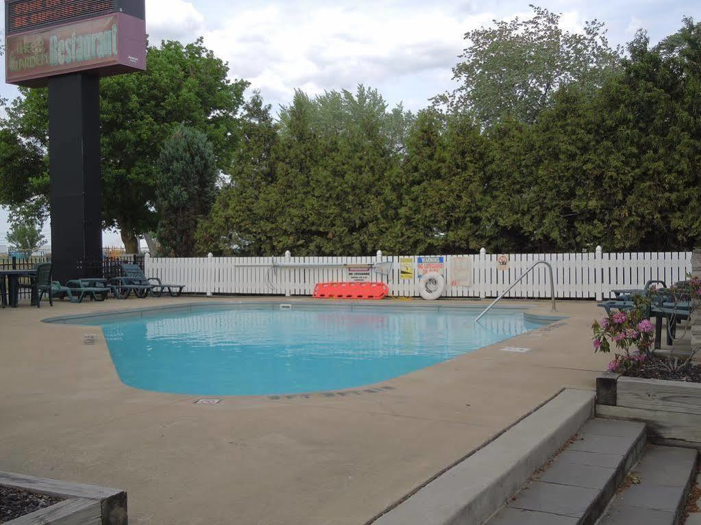 Ourguest Inn & Suites Downtown Port Clinton Exterior foto