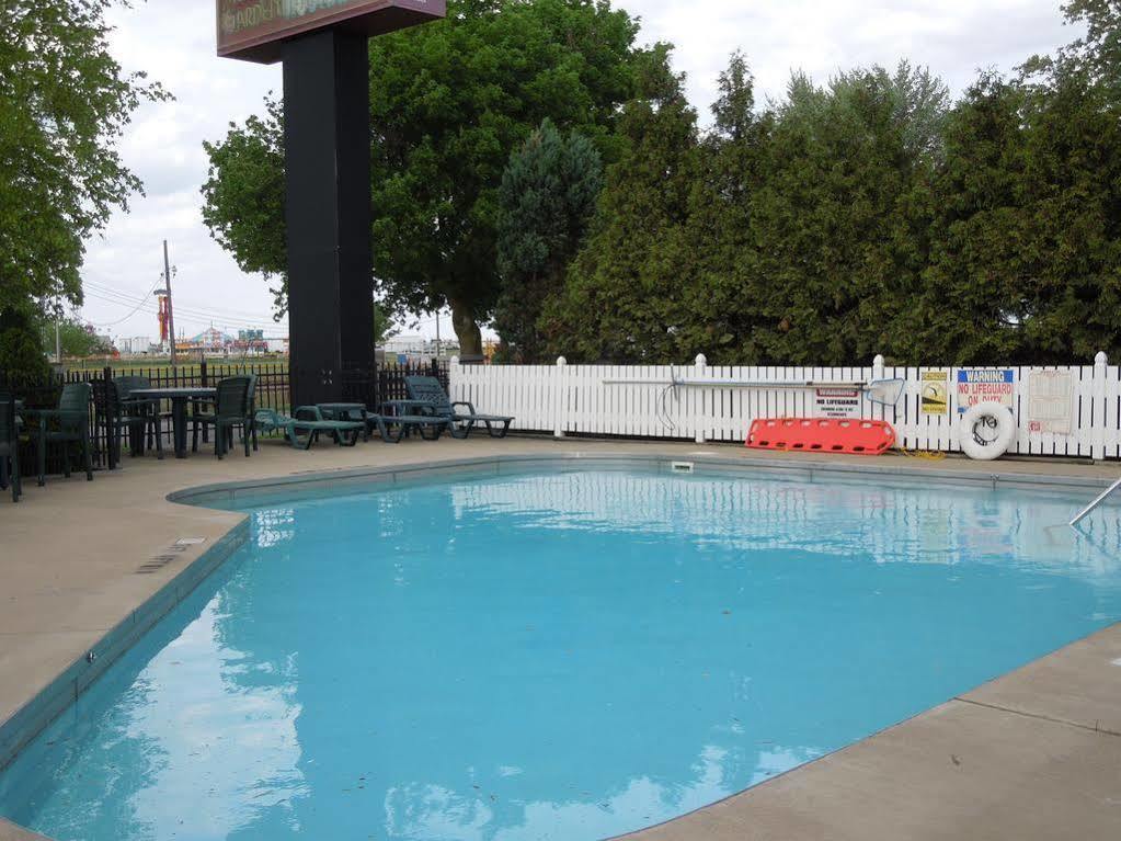 Ourguest Inn & Suites Downtown Port Clinton Exterior foto